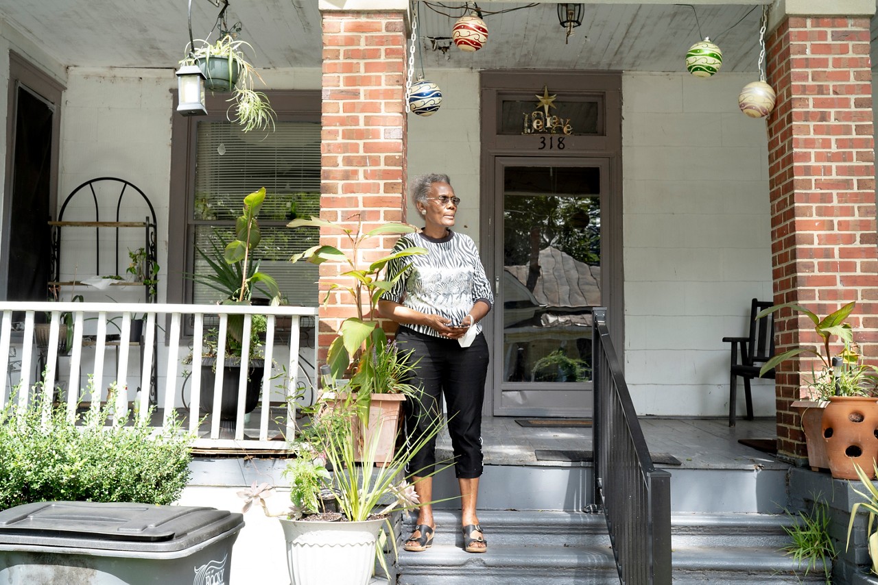 Marry Warren, home owner and former head of South East Rocky Mount Community organization, in front of her home.  Rocky Mount, NC. September 24, 2021 (Photo by Samantha Appleton)

In the face of historical challenges, the people of Rocky Mount, N.C., are embarking on a journey to address structural racism and racial equity as key drivers of health. This rural town of 54,000 is working to make the city’s power structure more inclusive, encourage collaboration between generations and racial groups, and address the root causes of racism. Residents are taking an expansive view of health and fostering connections around such critical issues as affordable housing, workforce development and wealth building, and access to healthy foods.